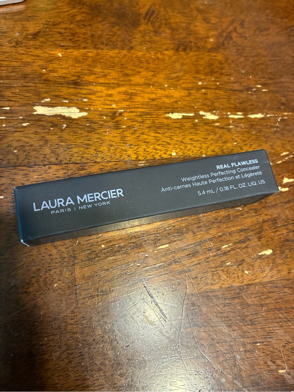laura mercier Real Flawless Weightless Perfecting Concealer - Black